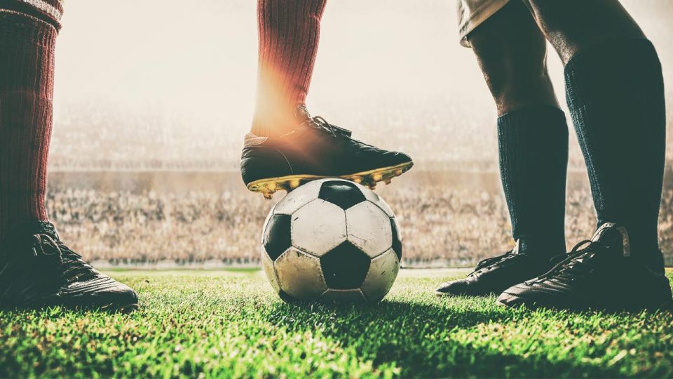 Eski milli futbolcu Alpay Özalan “yeni spor yasası”nı anlattı