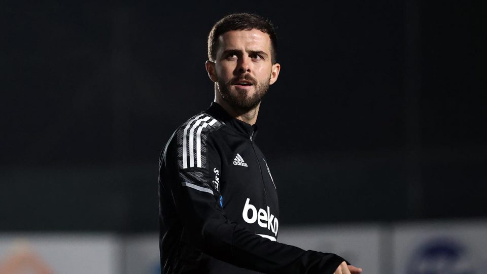 Beşiktaş’ta Miralem Pjanic sakatlandı