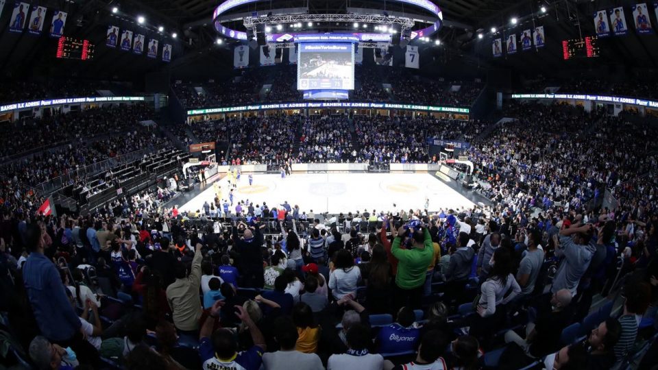 Anadolu Efes’ten “Bir kitap da sen getir” projesi