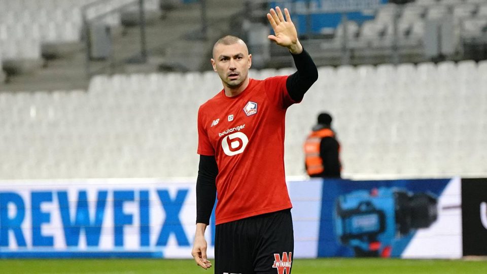 Burak Yılmaz Lille’den ayrılacağını açıkladı