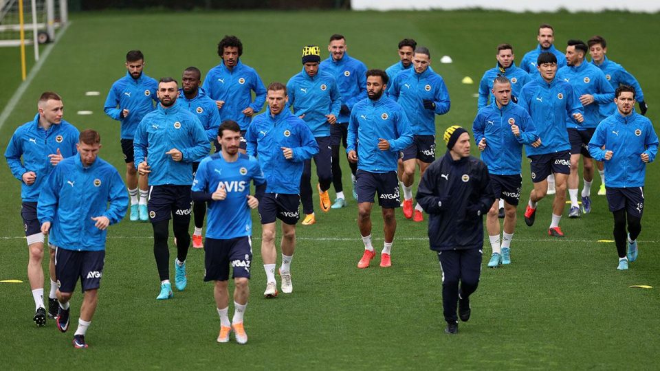 Fenerbahçe ikincilik hedefine çok yakın