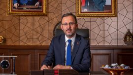 Bakan Kasapoğlu milli yelkenci Artun Şenol’u tebrik etti